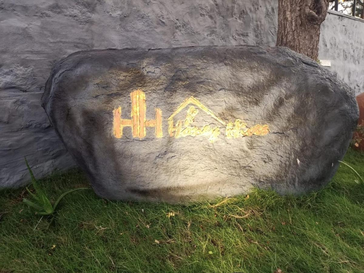 Honey Hives Kuzhittura エクステリア 写真
